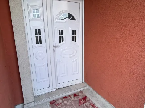 Izdavanje, dvosoban stan, 80m², Murtovina, Podgorica - image 17