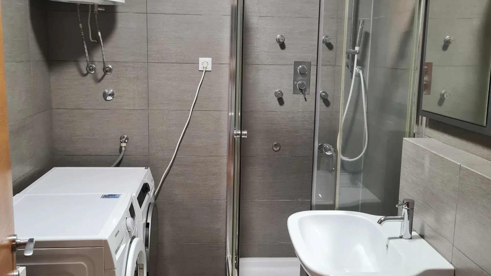 Rent, three bedroom apartment, 82m², Vračar Sve Podlokacije, Beograd