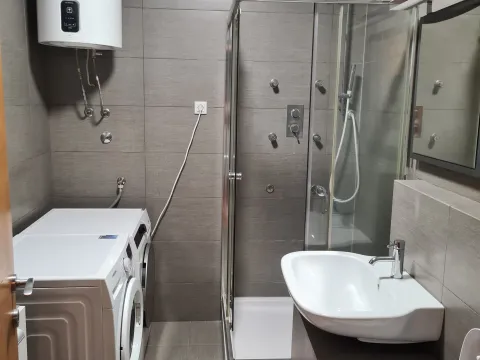 Rent, three bedroom apartment, 82m², Vračar Sve Podlokacije, Beograd - image 9