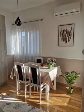 Izdavanje, dvosoban stan, 50m², Blok 9, Podgorica - image 3
