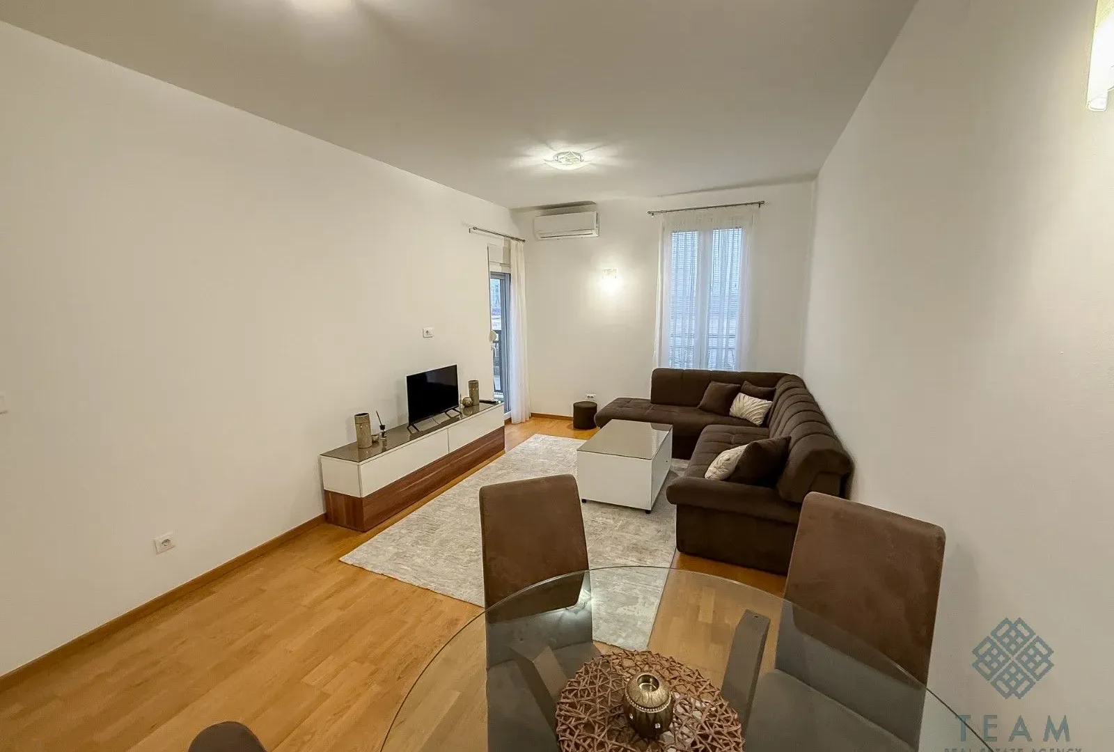 Izdavanje, jednosoban stan, 50m², Stari Aerodrom, Podgorica
