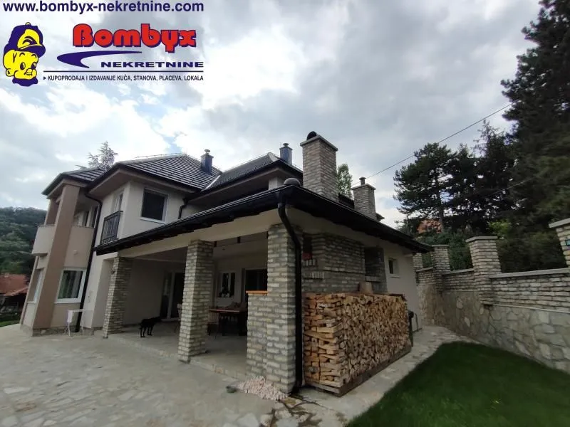 Prodaja, kuća, 300m², Sremska Kamenica, Petrovaradin