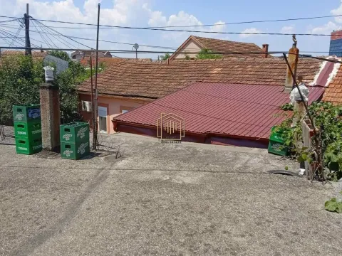 Prodaja, kuća, 80m², Stara Varoš, Podgorica - image 2