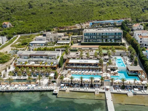 Prodaja, dvosoban stan, 201m², Đuraševići, Tivat - image 20