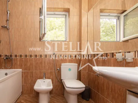 Rent, house, 250m², Mareza, Podgorica - image 11