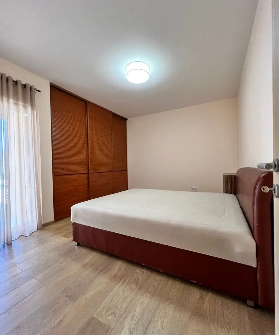 Prodaja, kuća, 200m², Rogami, Podgorica