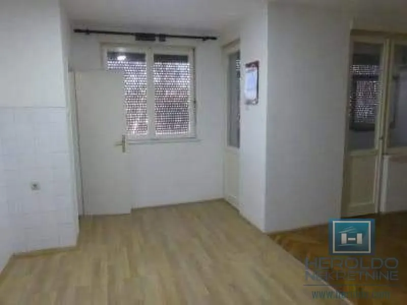 Prodaja, dvosoban stan, 50m², Centar, Jagodina