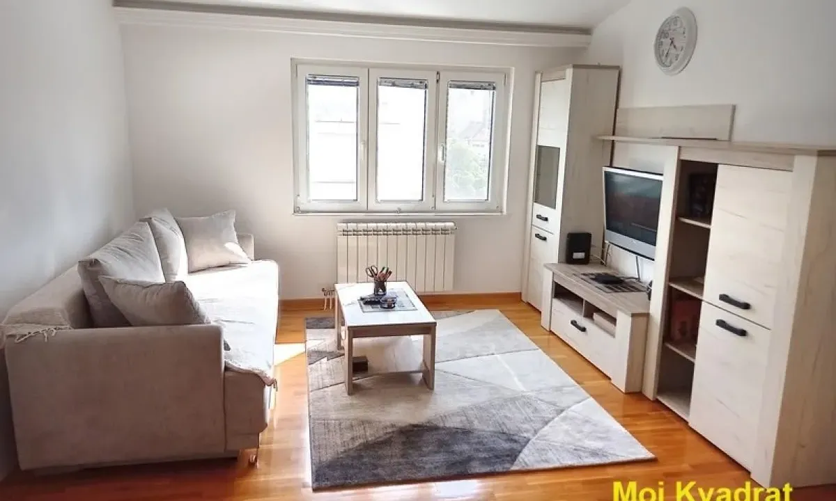 Izdavanje, trosoban stan, 55m², Stari Grad, Beograd