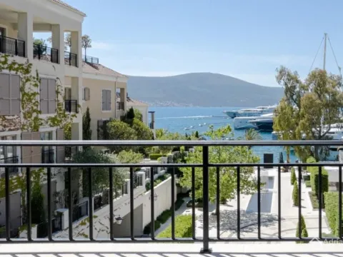 Sale, three bedroom apartment, 247m², Porto Montenegro, Tivat - image 1