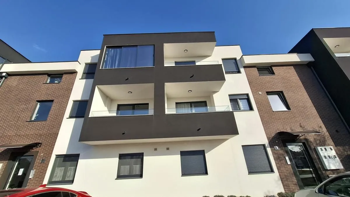 Prodaja, četvorosoban stan, 95m², Veternik, Novi Sad Sve Podlokacije