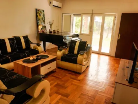 Izdavanje, kuća, 160m², Zabjelo, Podgorica - image 11