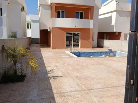 Prodaja, kuća, 140m², Dobre Vode, Bar