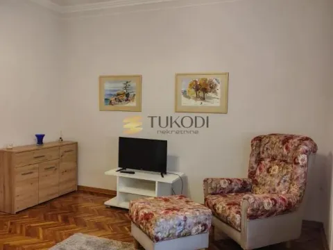 Rent, one bedroom apartment, 38m², Kalenić Pijaca, Vračar Sve Podlokacije - image 2