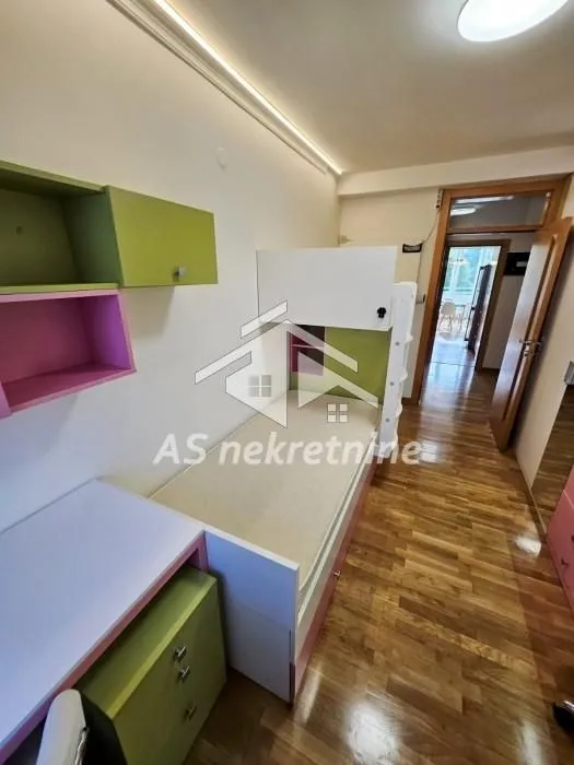 Rent, three bedroom apartment, 80m², Stari Grad, Beograd