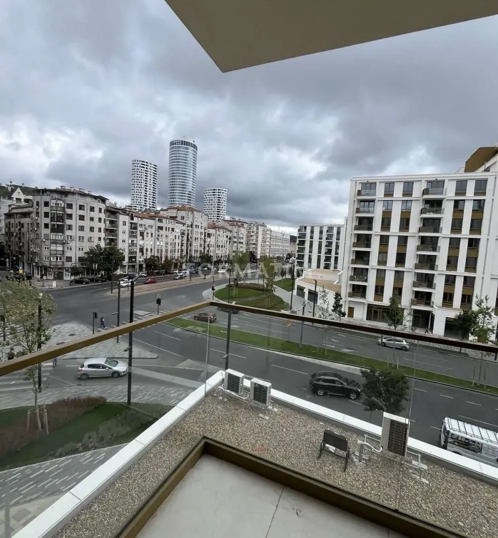Izdavanje, trosoban stan, 84m², Savski Venac, Beograd