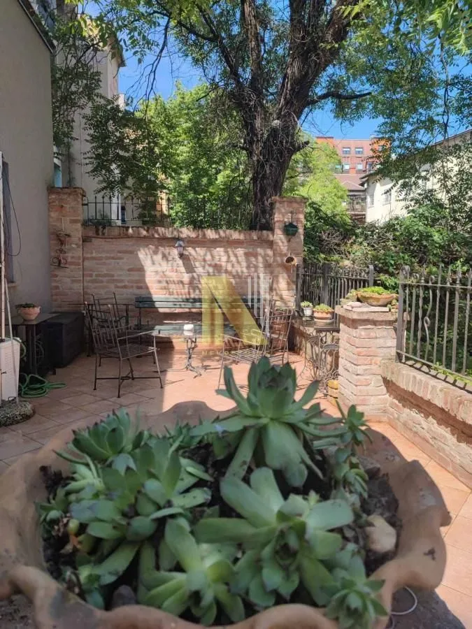 Izdavanje, trosoban stan, 55m², Centar, Novi Sad