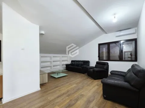 Sale, house, 343m², Zabjelo, Podgorica - image 15