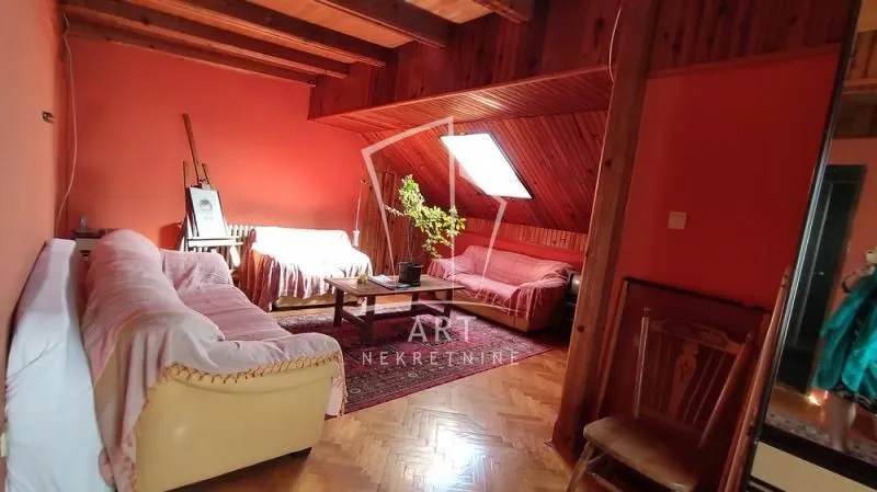 Prodaja, kuća, 253m², Kumodraž Sve Podlokacije, Beograd