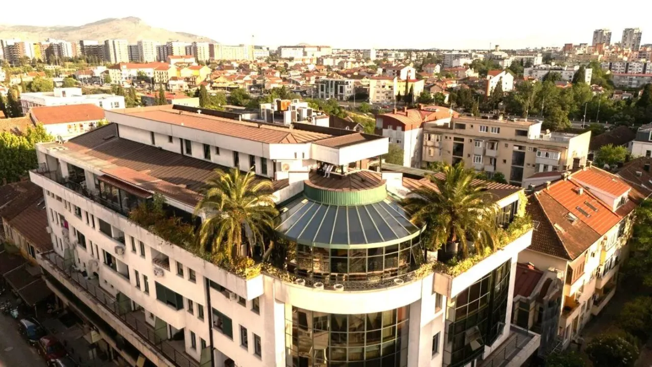 Prodaja, trosoban stan, 233m², Centar, Podgorica