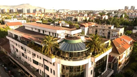 Prodaja, trosoban stan, 233m², Centar, Podgorica - image 1