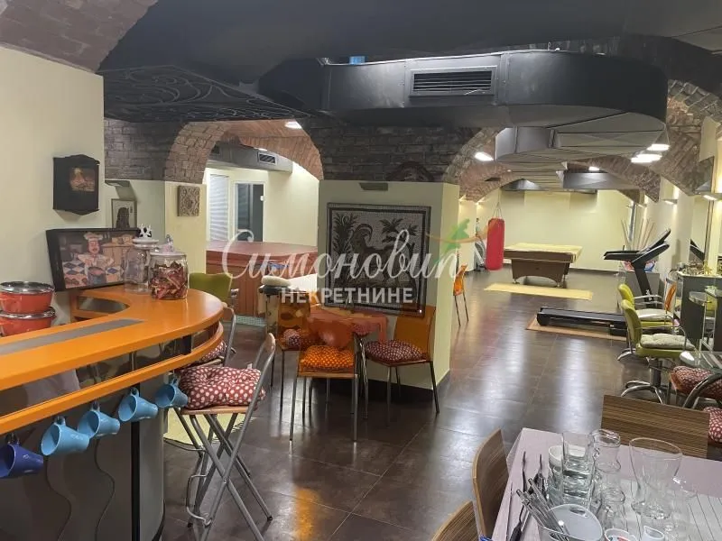 Prodaja, kuća, 700m², Sremska Mitrovica, Srbija