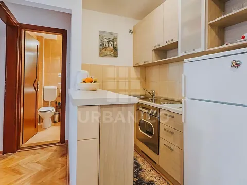 Rent, one bedroom apartment, 55m², Centar, Budva - image 4