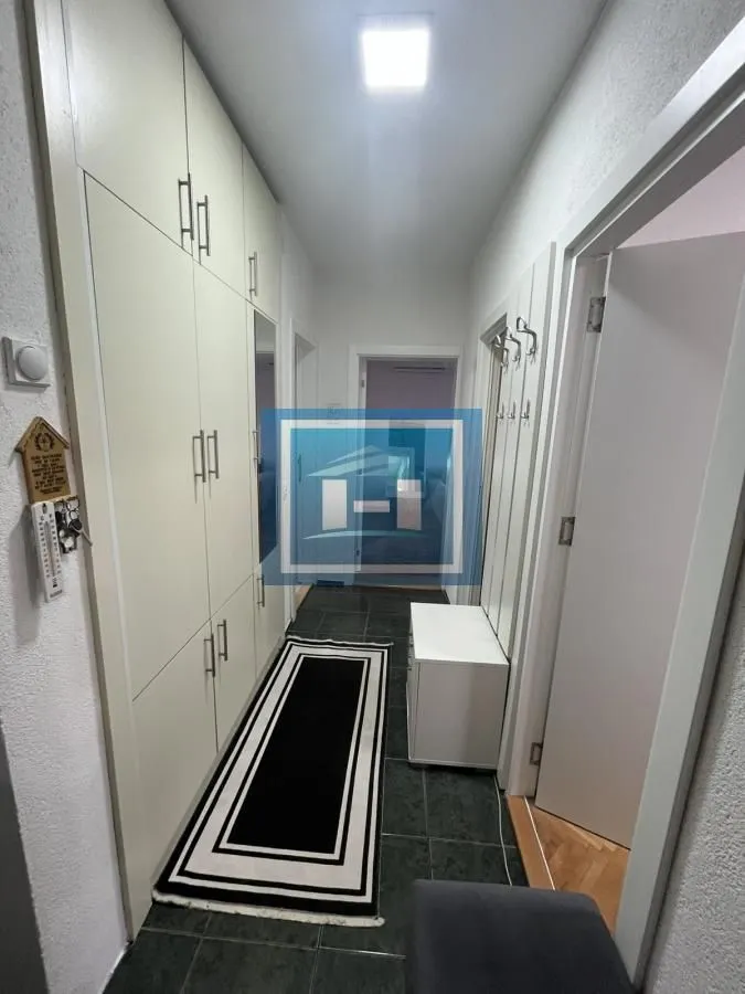 Prodaja, trosoban stan, 66m², Centar, Jagodina
