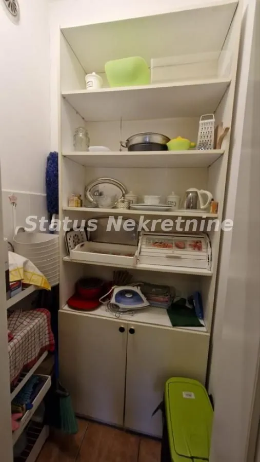 Prodaja, četvorosoban stan, 120m², Centar, Novi Sad