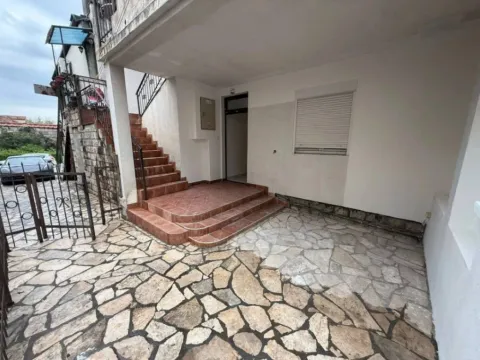 Prodaja, jednosoban stan, 49m², Tivat, Crna Gora