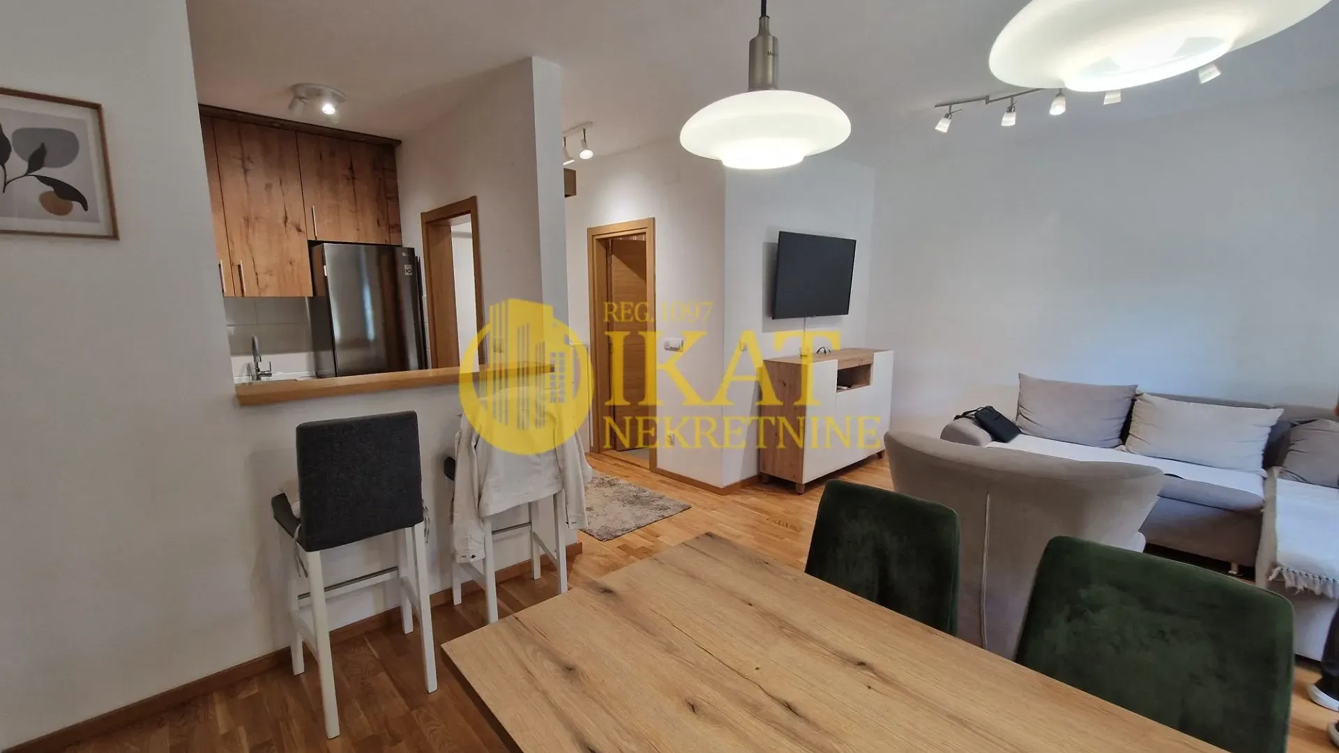 Izdavanje, dvosoban stan, 48m², Zemun Gornji Grad, Zemun Sve Podlokacije