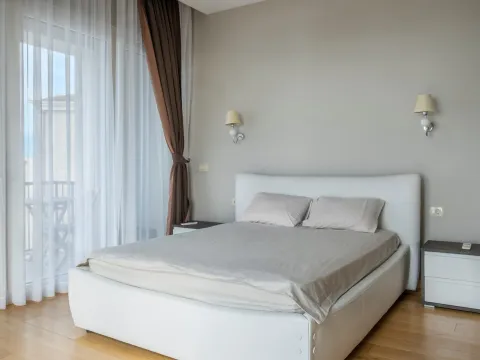 Rent, house, 600m², Blizikuće, Budva - image 22