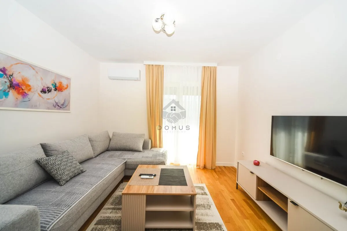 Izdavanje, jednosoban stan, 43m², Pobrežje, Podgorica