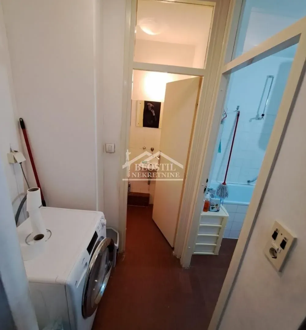 Prodaja, trosoban stan, 105m², Voždovačka Crkva, Voždovac Sve Podlokacije