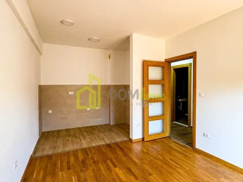 Izdavanje, dvosoban stan, 54m², Blok 9, Podgorica - image 3