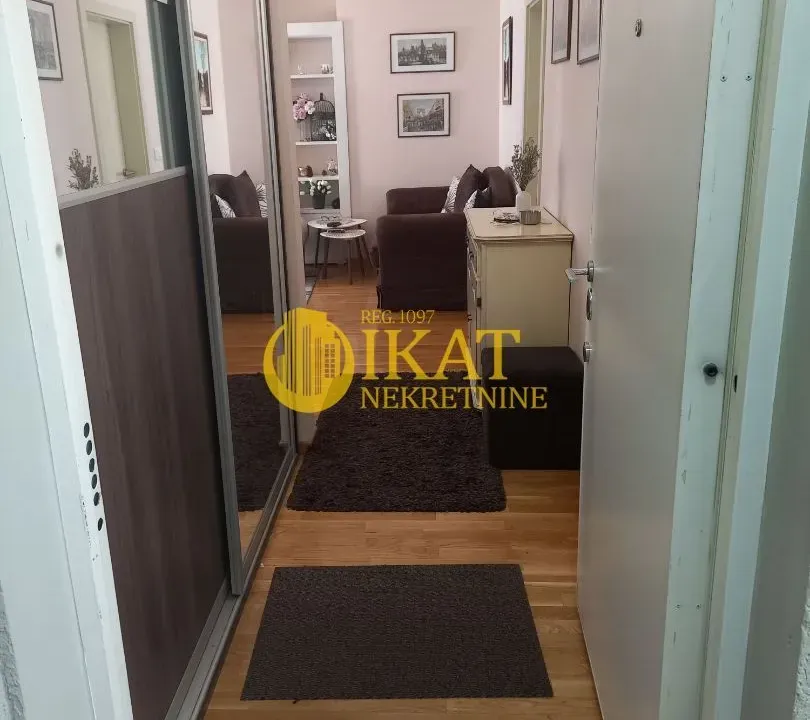 Izdavanje, trosoban stan, 100m², Lion, Zvezdara Sve Podlokacije