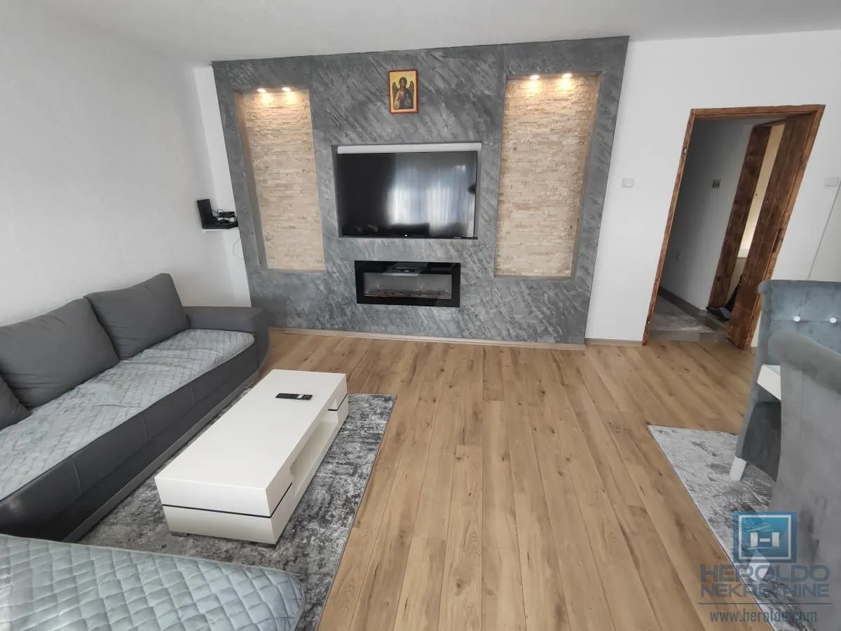 Prodaja, kuća, 270m², Budžino brdo, Jagodina