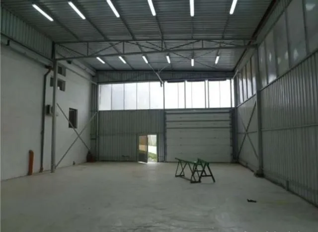 Izdavanje, poslovni prostor, 400m², Mali Mokri Lug, Zvezdara Sve Podlokacije