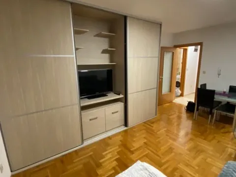 Rent, studio apartment, 35m², Stari Aerodrom, Podgorica - image 7