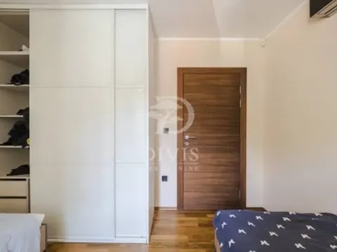Sale, house, 274m², Partizanov Stadion, Beograd - image 9