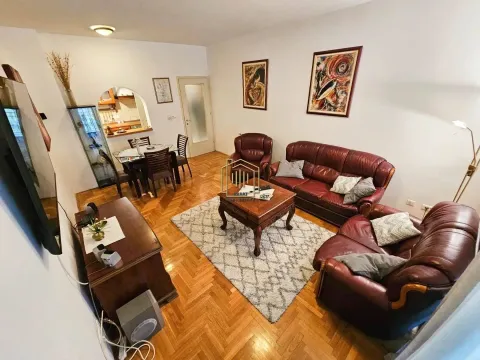 Izdavanje, dvosoban stan, 74m², Preko Morače, Podgorica - image 1