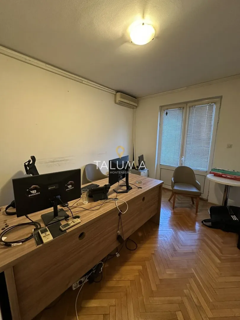 Rent, house, 360m², Momišići, Podgorica