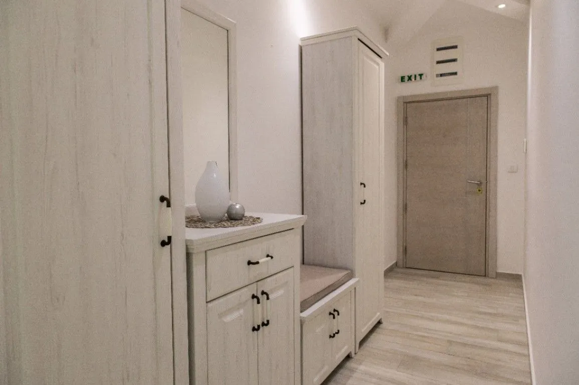 Rent, two bedroom apartment, 93m², Sutomore, Bar