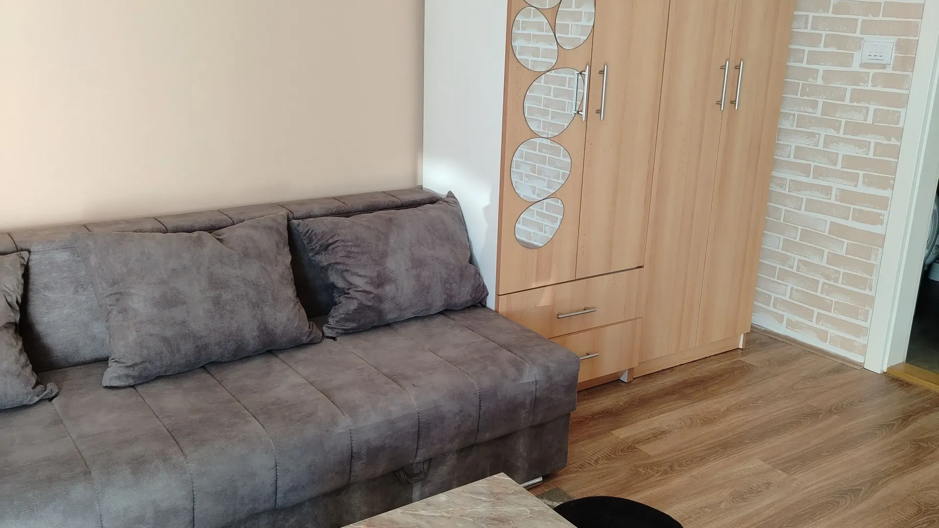 Izdavanje, jednosoban stan, 28m², Adice, Novi Sad Sve Podlokacije