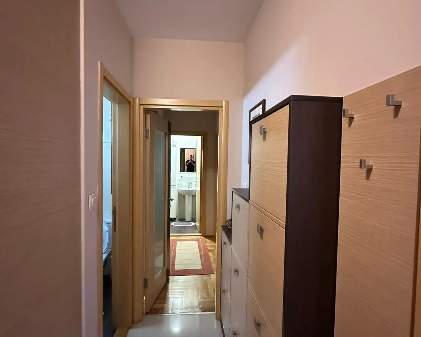 Izdavanje, dvosoban stan, 69m², Pobrežje, Podgorica