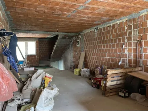 Prodaja, kuća, 143m², Duvanište, Niš - image 5