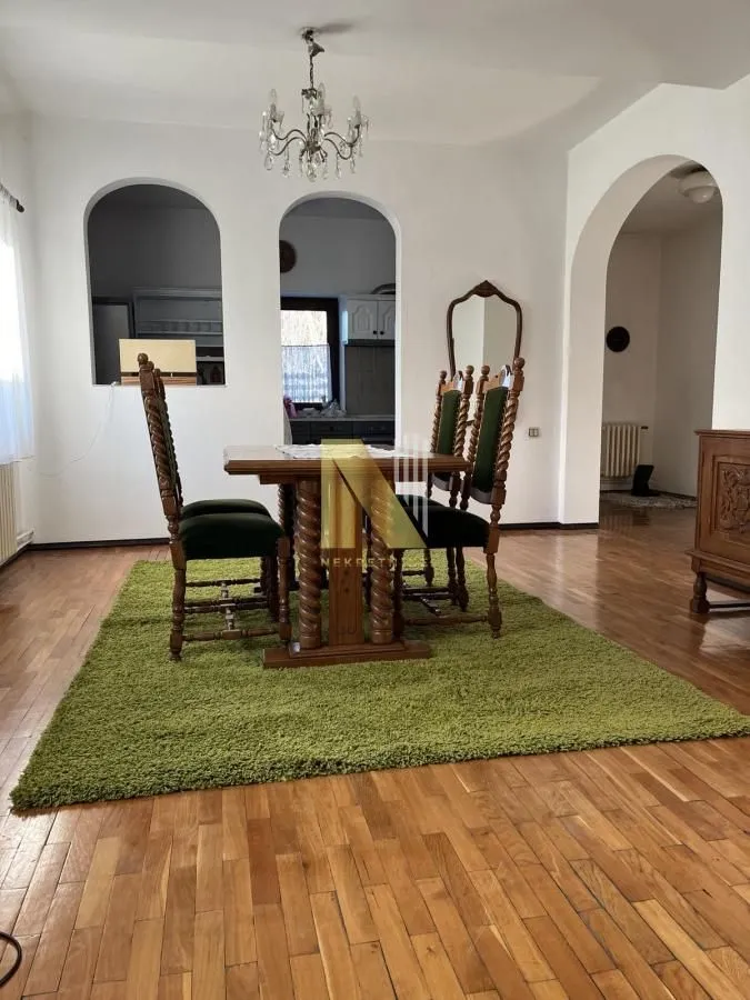 Prodaja, kuća, 256m², Banatić, Novi Sad Sve Podlokacije