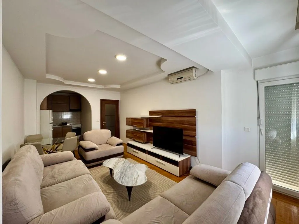 Izdavanje, jednosoban stan, 52m², City Kvart, Podgorica
