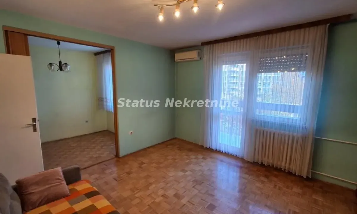 Prodaja, trosoban stan, 74m², Bulevar Oslobodjenja, Novi Sad Sve Podlokacije