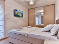 Daily-rent, two bedroom apartment, 74m², Budva, Crna Gora - image 9