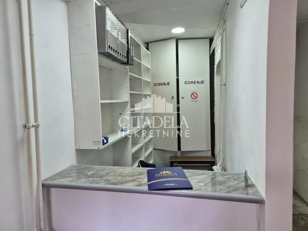 Rent, office space, 22m², Čukarica, Beograd